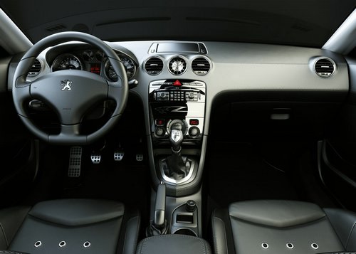 peugeot-308-rcz-concept-interior-1-lg.jpg