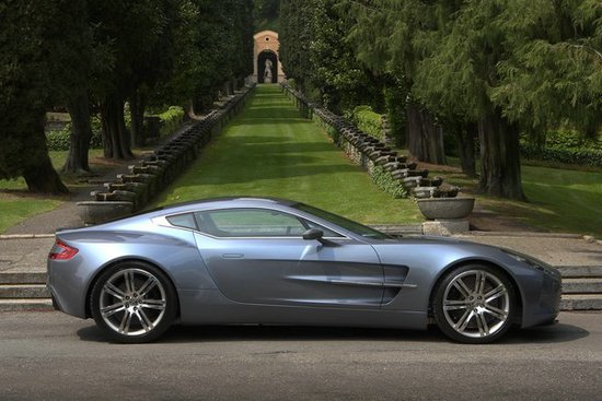 aston-martin-one-77-2