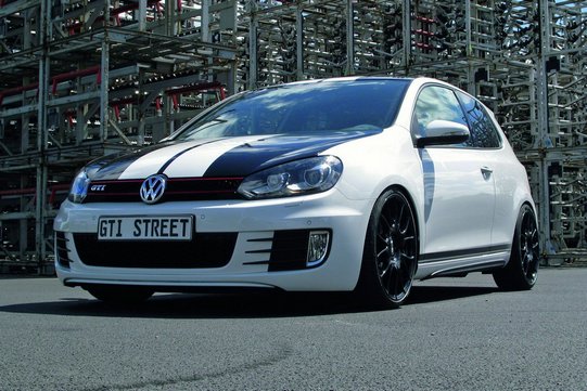 VW Golf GTI Street