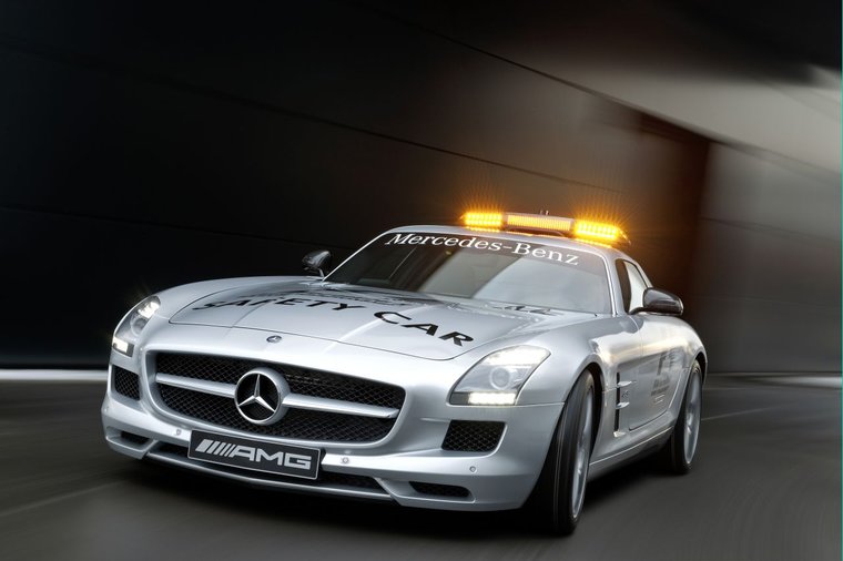 Samochód bezpieczeństwa F1 2010 - SLS AMG