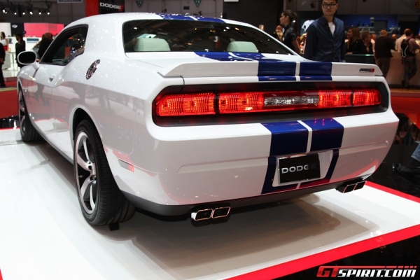 Dodge Challenger SRT8'2 R wnie ameryka skim co Chevrolet Camaro ZL1 jest