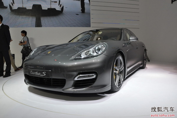 Porsche Panamera Turbo S Analizuj c sytuacj Porsche w Pa stwie rodka 