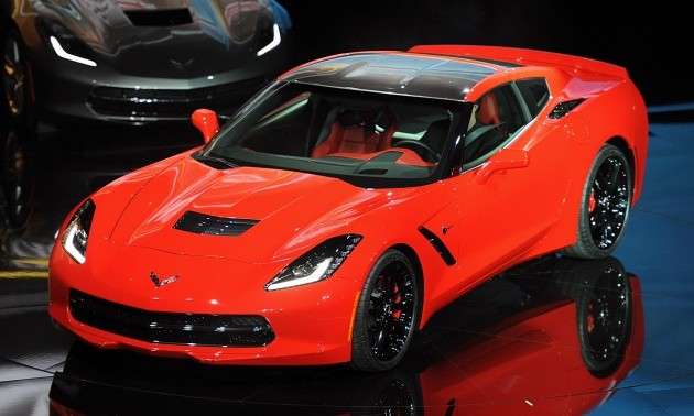 01-2014-chevrolet-corvette-reveal-1358126093